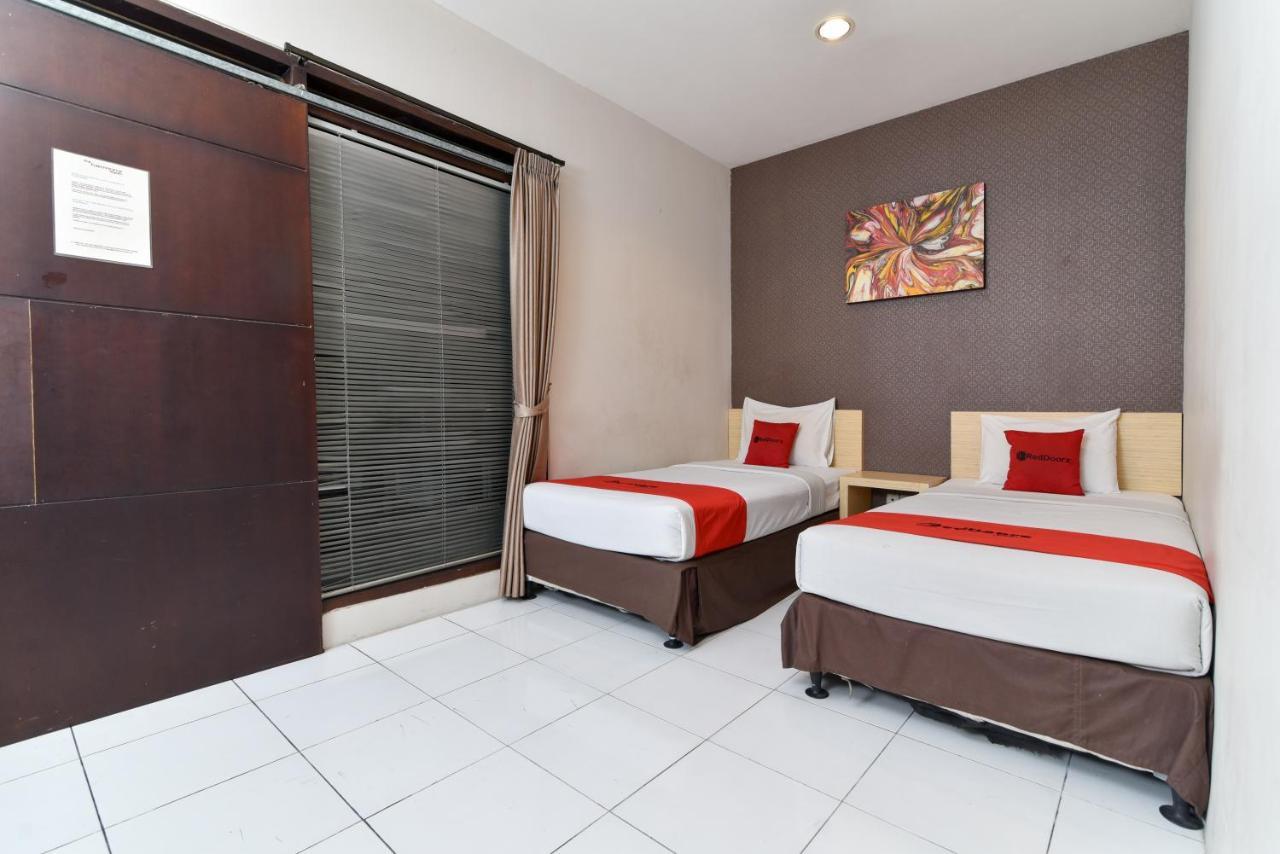 Reddoorz Plus @ Raya Legian 외부 사진