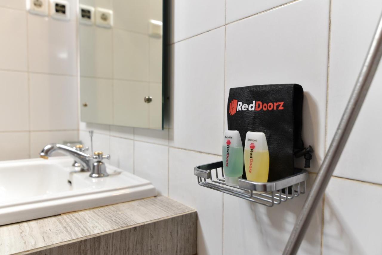 Reddoorz Plus @ Raya Legian 외부 사진